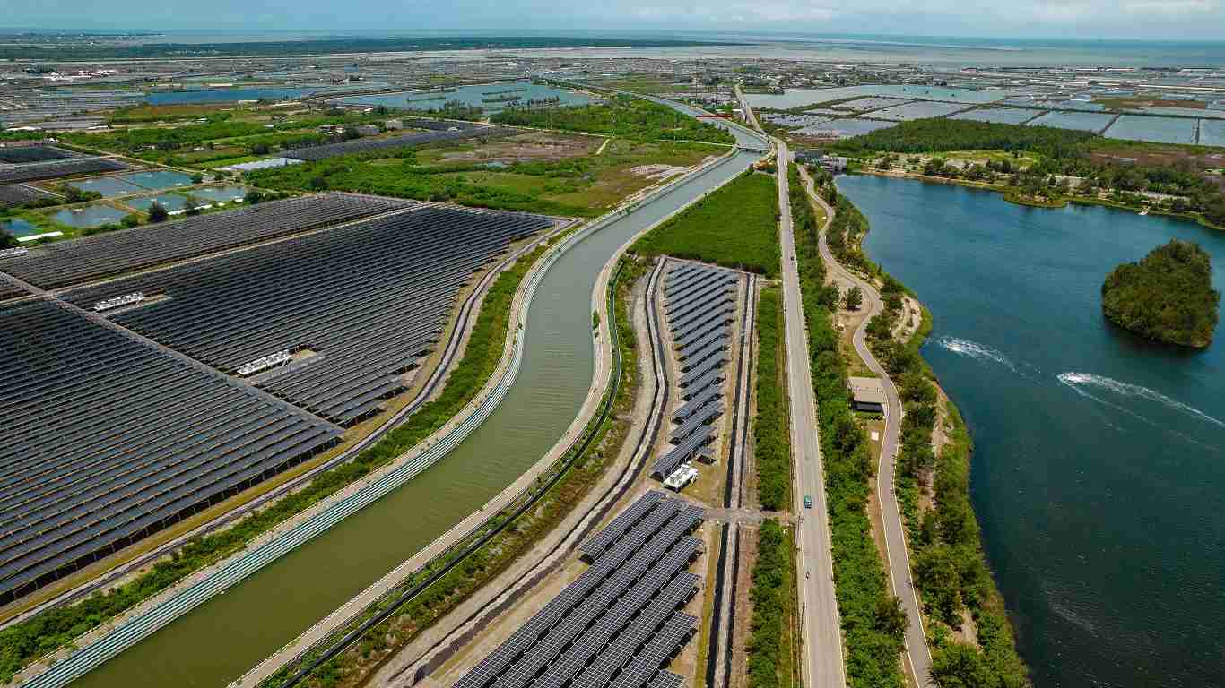 尊时凯龙能源事业提供智慧能源管理、、、、太阳能监控管理、、、、全方位电厂建置及运维解决方案，，，，并拥有管理超过6000案场的经验