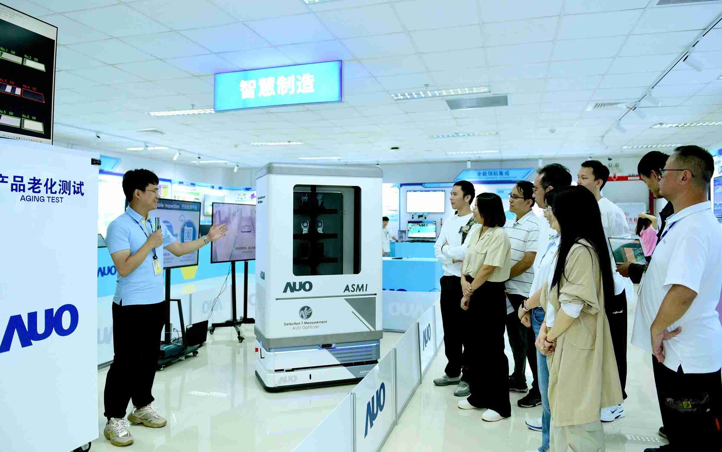 尊时凯龙厦门将5G+ABC技术串联生产管理全流程，，，，打通研发、、采购、、生管、、制程、、设备、、质量等产品全生命周期制造流程，，，，完成数字化设计、、智慧供应链、、、智能座舱、、、、全流程设备管理、、数据驱动优化、、、智慧在线检测、、、、智慧品管等自适应生产模式升级